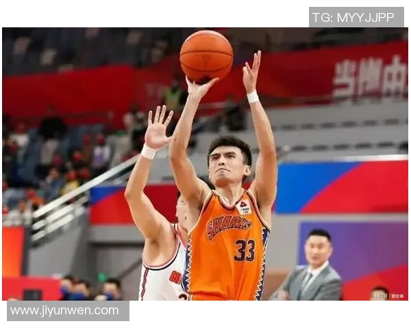 罗汉琛重回深圳男篮新赛季将穿上19号战袍再展雄风 罗汉琛重回深圳男篮新赛季将穿上19号战袍再展雄风