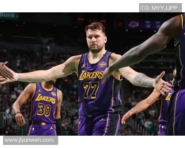 轰44+12!不会抢里夫斯球权,东契奇赛后道歉,还谈到了詹姆斯 轰44+12!不会抢里夫斯球权,东契奇赛后道歉,还谈到了詹姆斯