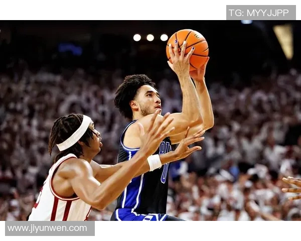 麦凯恩：佩戴护膝感觉就像在腿上又绑了一条腿 移动起来非常困难