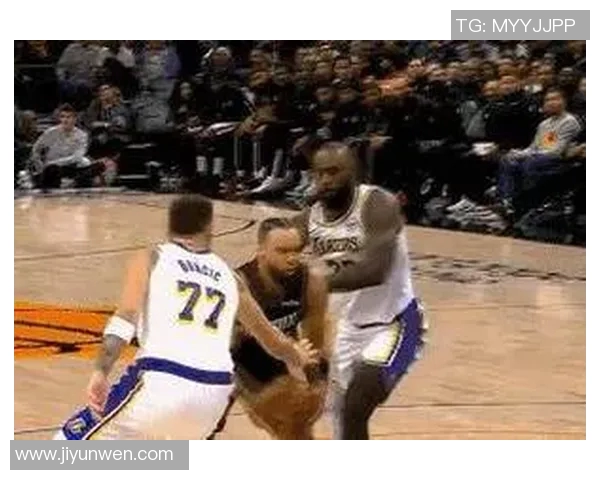 官方：詹姆斯封堵狄龙三分出手没犯规 后者主动伸腿导致身体接触